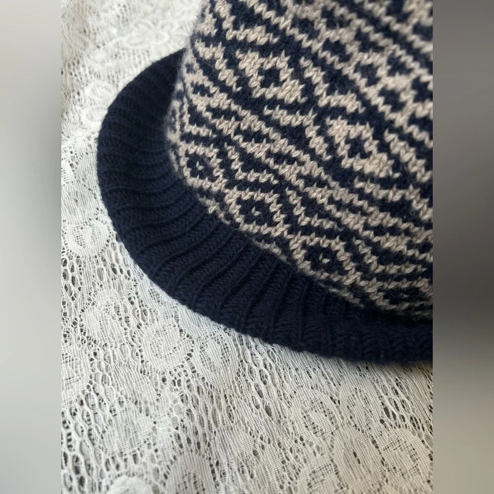 Inverni Merino Wool Navy bucket hat 57 size medium